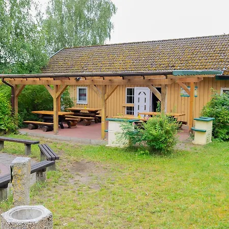 Waldhaus Am Gruppenhaus Hostel Mirow