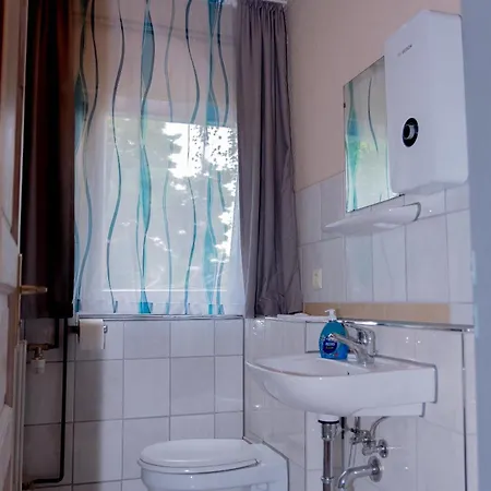 Waldhaus Am Gruppenhaus Hostel *