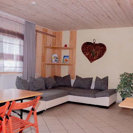 Waldhaus Am Gruppenhaus * Mirow