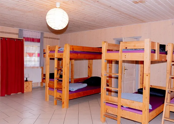 Waldhaus Am Gruppenhaus * מירו