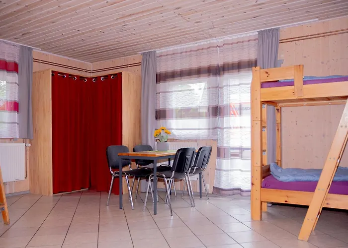 Waldhaus Am Gruppenhaus אכסניה מירו