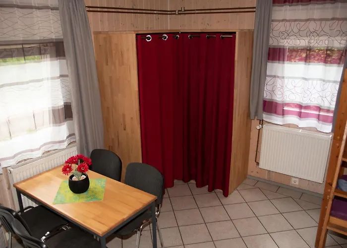 אכסניה Waldhaus Am Gruppenhaus