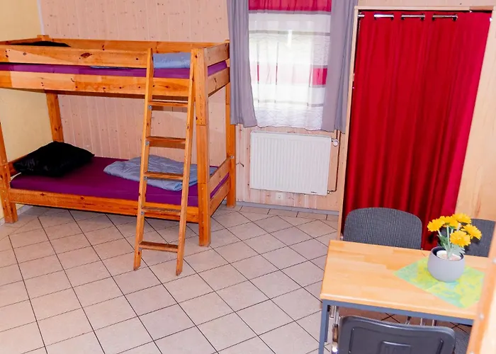 Waldhaus Am Gruppenhaus * מירו